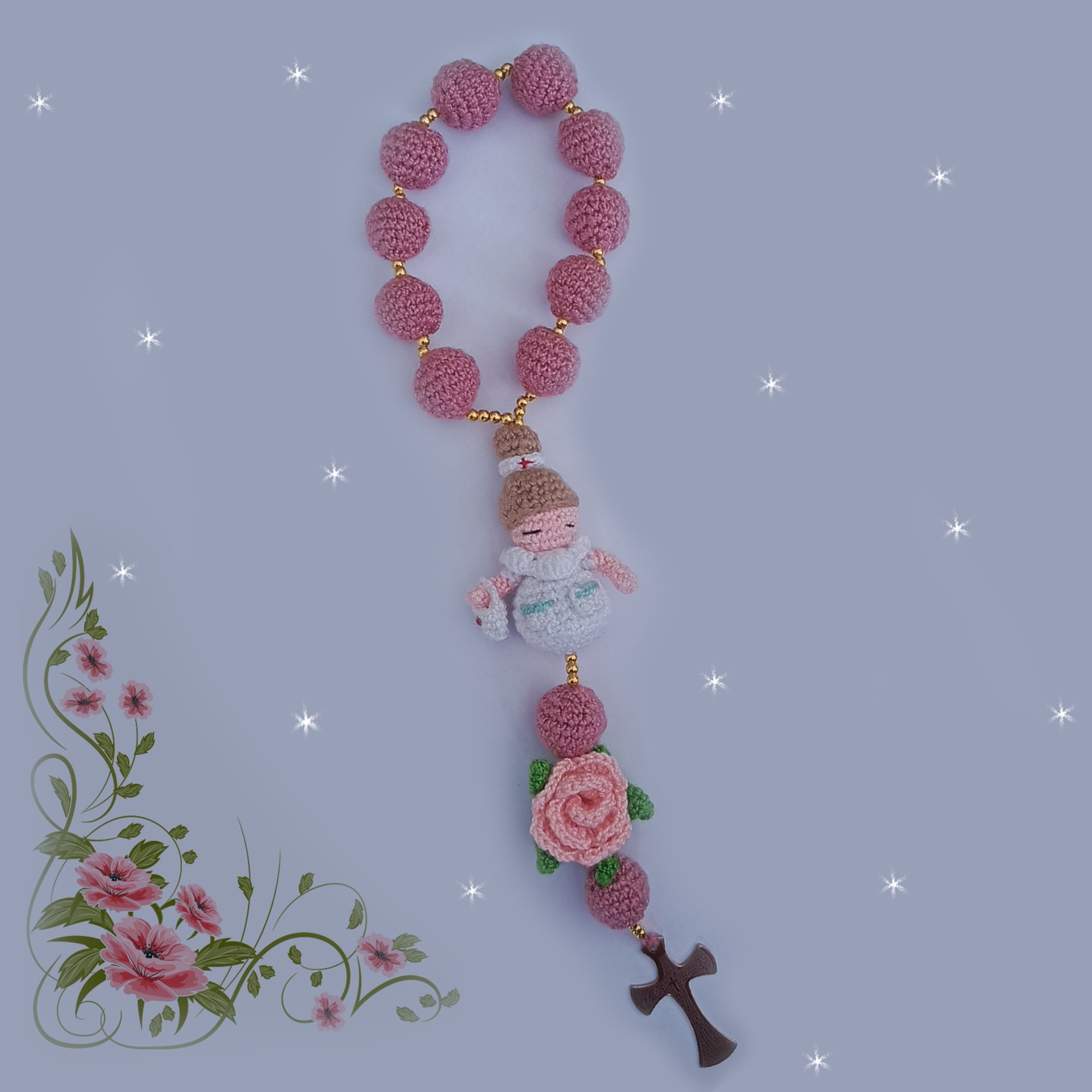 Denario tejido en crochet, denario para enfermeras, regalos para enfermeras, camándula personalizada, camándula tejida, decenario tejido, tejidos religiosos, regalos personalizados, Virgen María. Tejidos personalizados. Talykí Taller de Tejidos y diseño textil en Bogotá